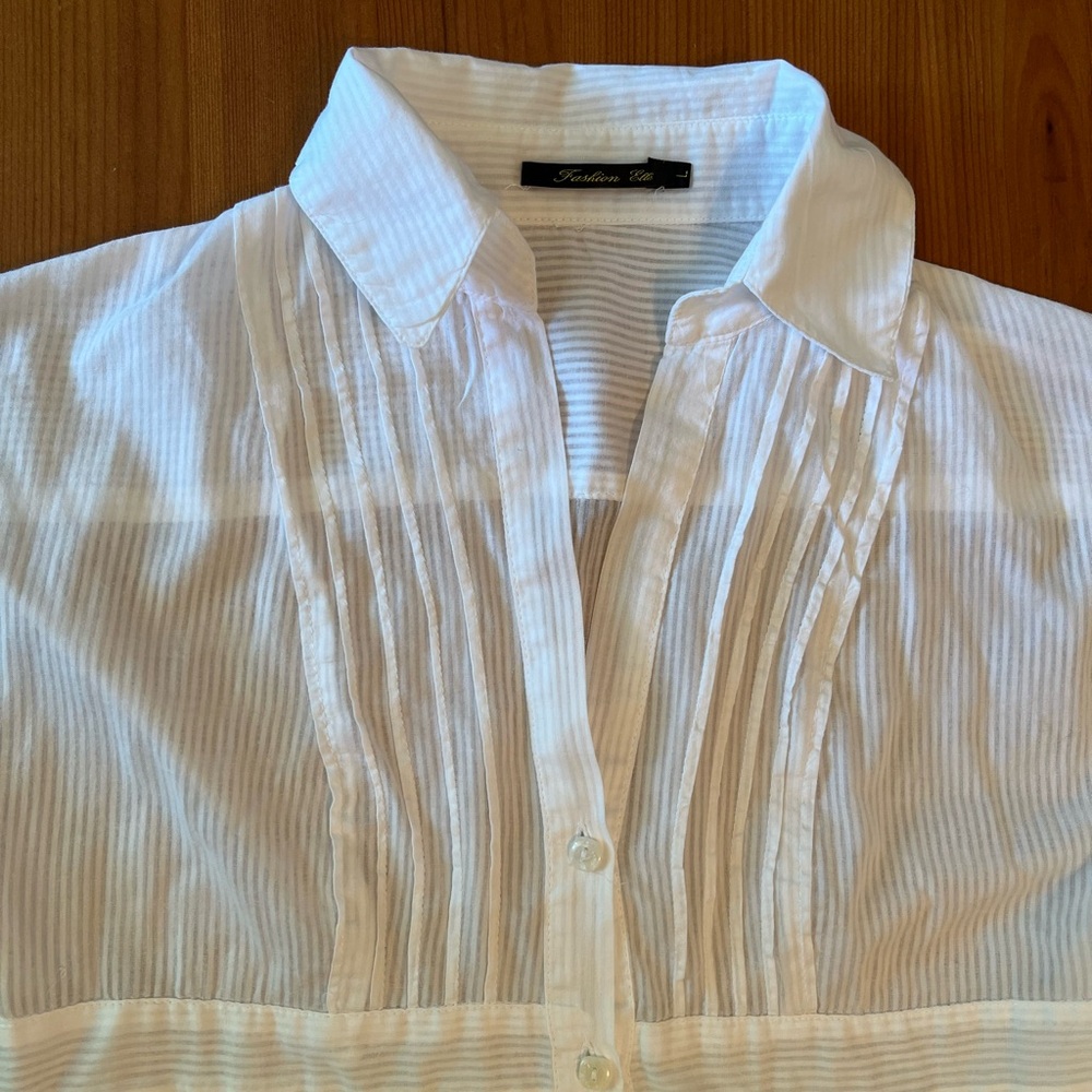 Fashion Elle, White, cotton short-sleeve shirt, beach cover. Size S, M